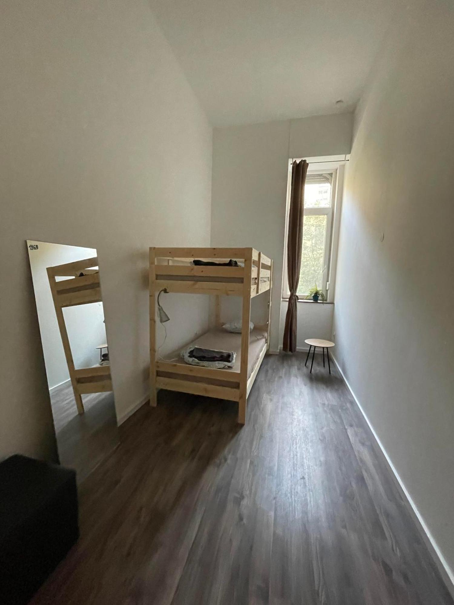 Nomad Rooms & Guesthouse Boedapest Buitenkant foto