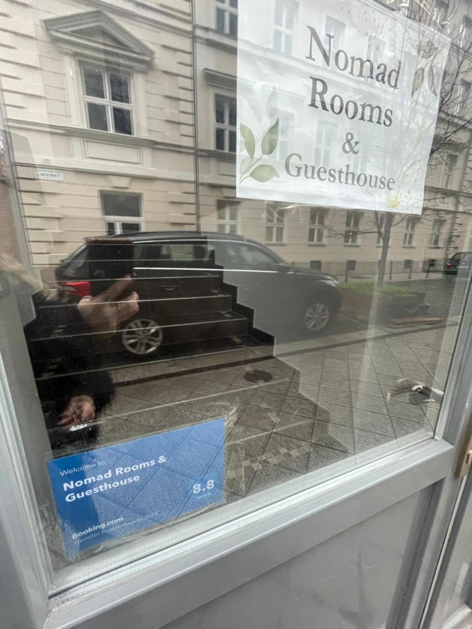 Nomad Rooms & Guesthouse Boedapest Buitenkant foto
